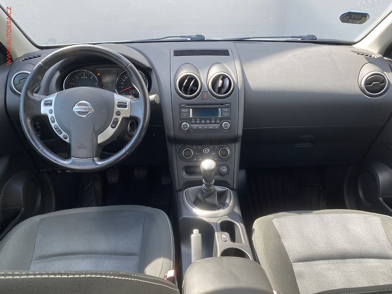 Nissan Qashqai (2011) 1.5dCi, Acenta, TZ - fotka 8 z 16