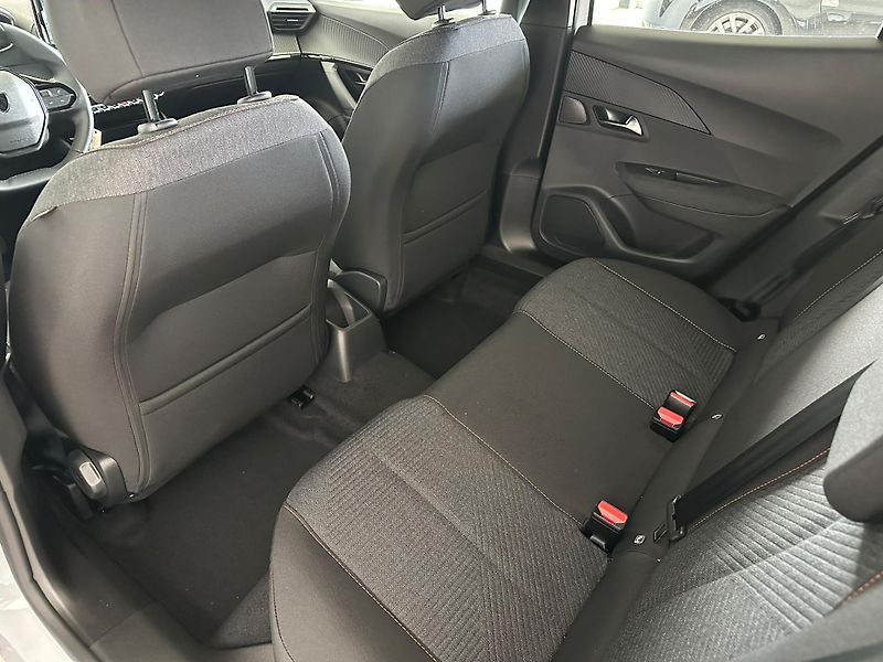 Peugeot 2008 (2026) BUSINESS Turbo 100 MAN6  - fotka 9 z 20