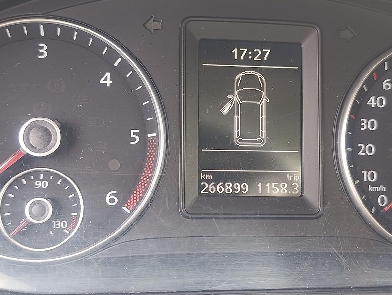 Volkswagen Touran (2015) 2.0TDI DSG-F1 PANORAMA  - fotka 9 z 20