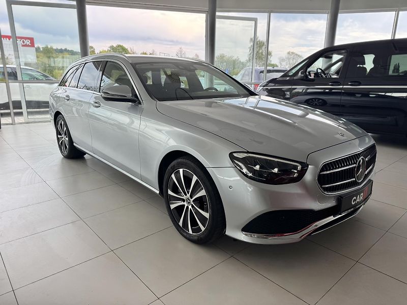 Mercedes-Benz Třídy E 300e 235kW*Webasto*Tažné*DPH - fotka 4 z 41