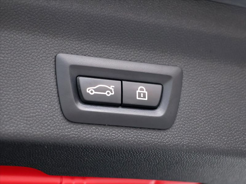 Mini Countryman 2,0 SD 140kW ALL4 Aut. LED - fotka 11 z 35