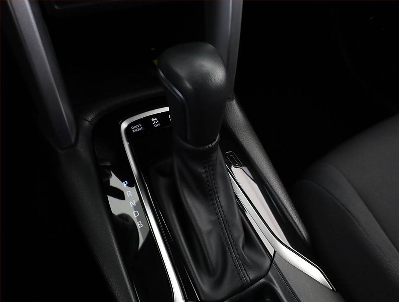 Toyota Corolla Cross (2024) 2.0 Hybrid 2WD - fotka 11 z 19