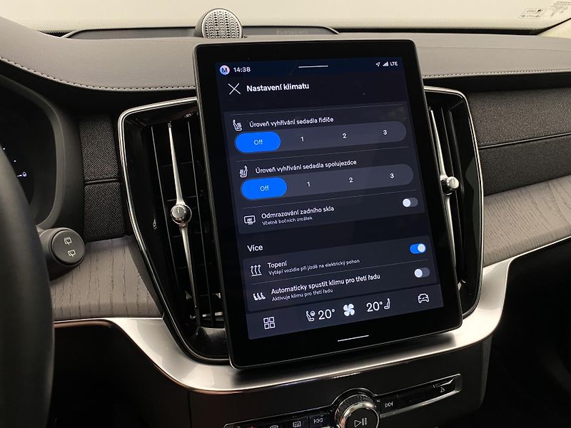 Volvo XC90 T8 RECHARGE BRIGHT ULTRA 7míst - fotka 48 z 70