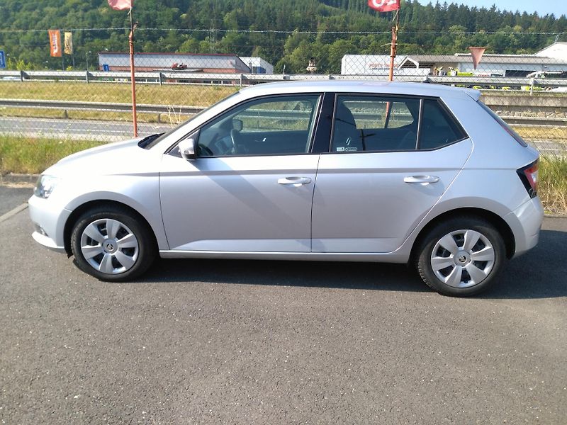 Škoda Fabia 1,0 TSI - fotka 35 z 36