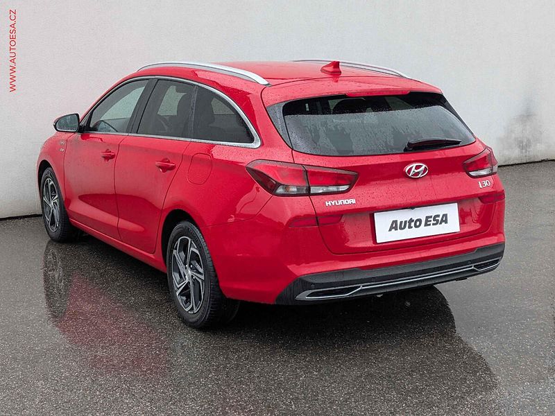 Hyundai i30 (2020) 1.5 T-GDi, 1.maj,ČR, servis - fotka 6 z 16