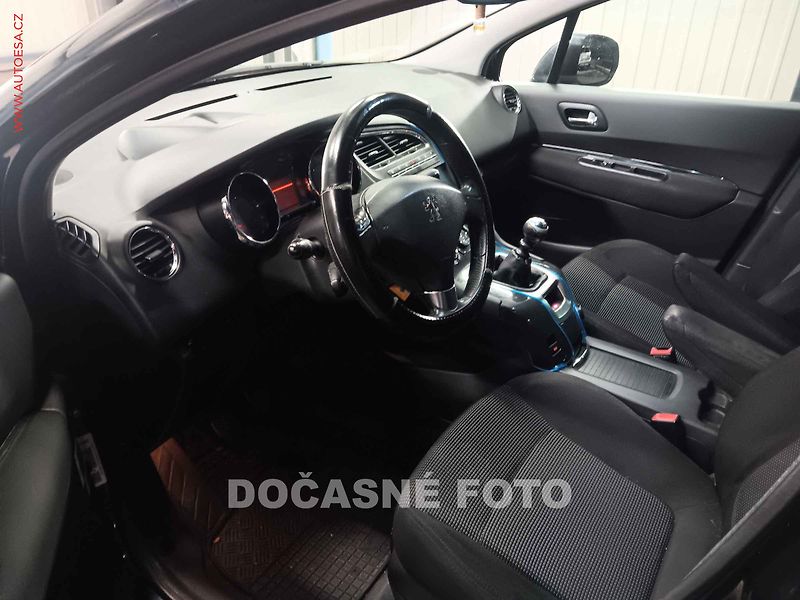 Peugeot 5008 (2010) 2.0 HDi, ČR, headUP, panorama - fotka 3 z 3
