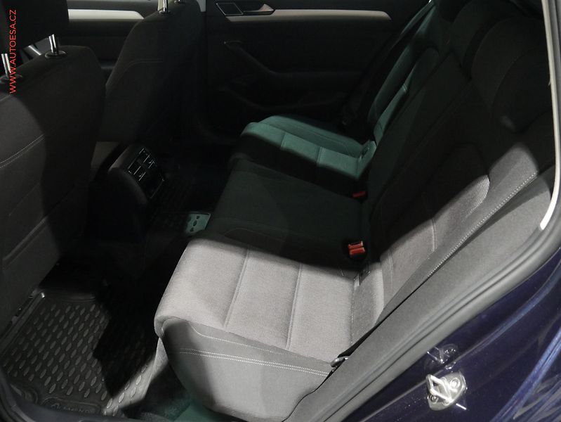 Volkswagen Passat (2015) 2.0TDi, Comfortline - fotka 10 z 17