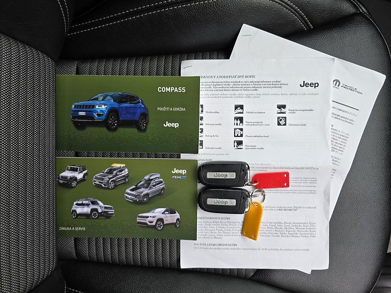 Jeep Compass 110kW LIMITED KAMERA+NAVI - fotka 37 z 44