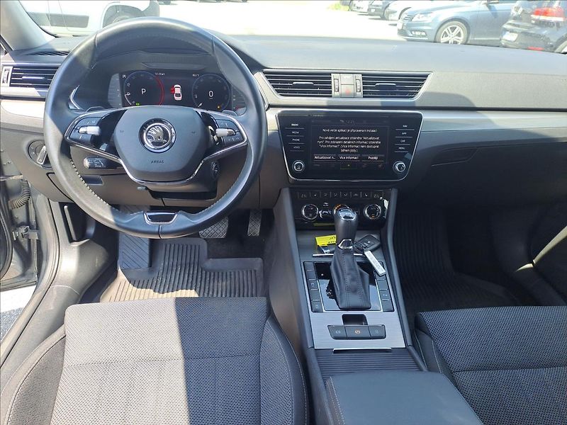 Škoda Superb 2,0 TDI DSG 4x4 1.MAJITEL - fotka 9 z 21