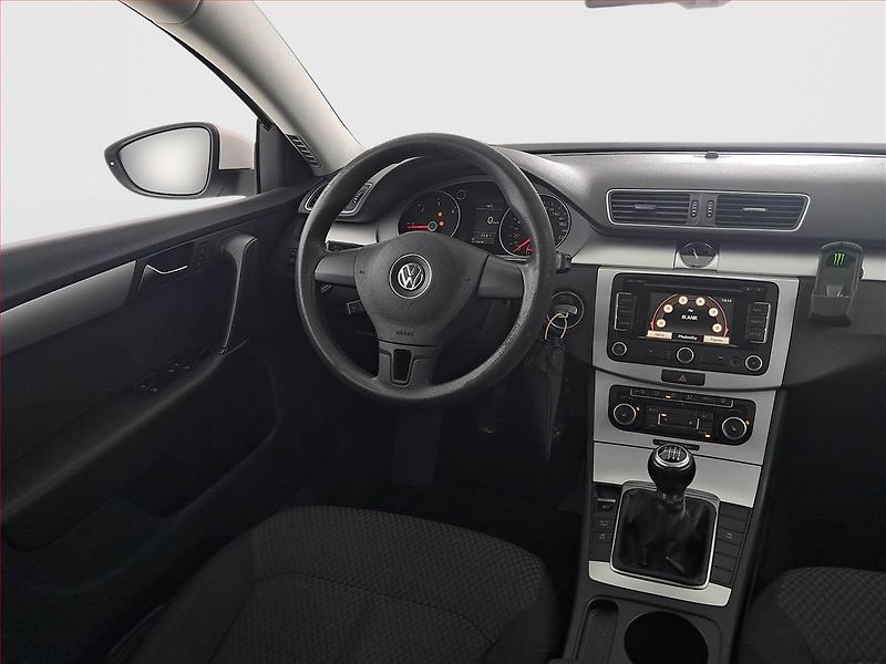 Volkswagen Passat (2011) 2.0 TDI, Navi, Vyhř. sedaček - fotka 7 z 15