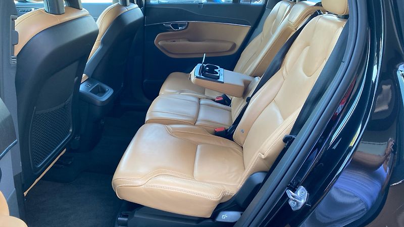 Volvo XC90 INSCRIPTION, B5 AWD, 173+10 kW - fotka 8 z 37