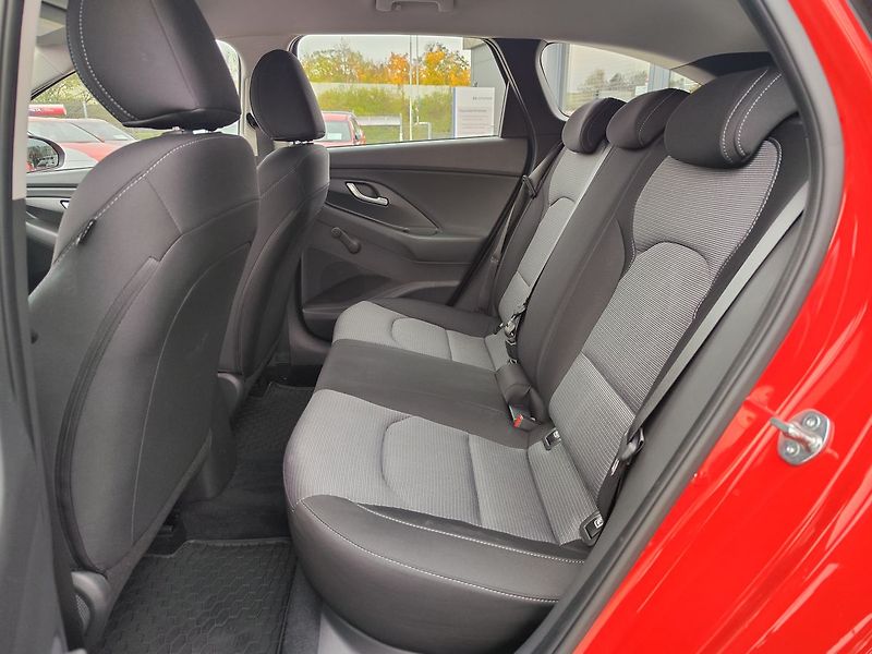 Hyundai i30 1.5T-GDI/103kW Comfort 16 DCT - fotka 10 z 29