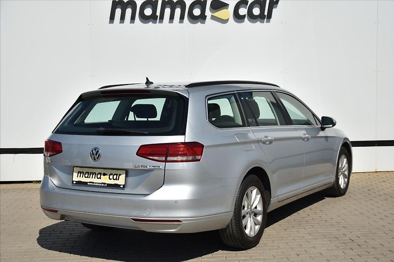 Volkswagen Passat 2.0TDi COMFORTLINE SERVIS. KN. - fotka 7 z 25
