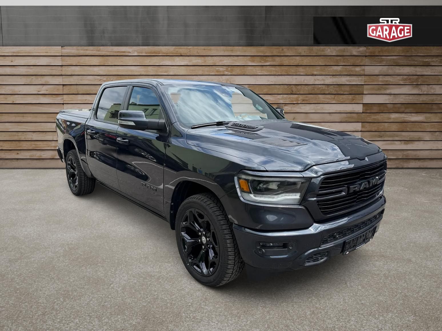 Dodge RAM +HEMI+SPORT+VÝBAVA+