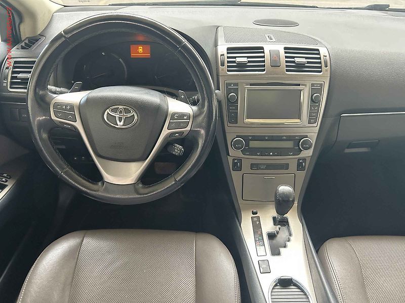 Toyota Avensis (2011) 2.2D-CAT, 2.maj,ČR, AT - fotka 8 z 17