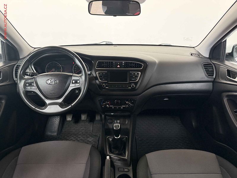 Hyundai i20 (2019) 1.2i, 1.maj,ČR, AC - fotka 8 z 16