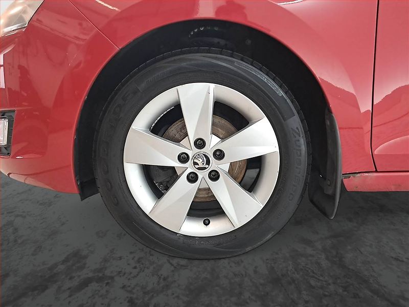 Škoda Rapid (2014) 1.2 TSI, Serv.kniha - fotka 15 z 17