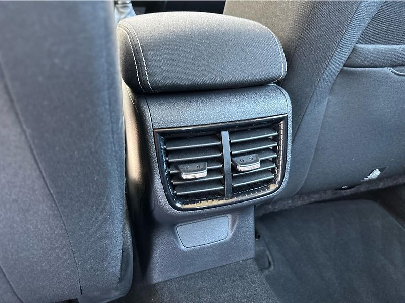 Škoda Fabia 1.0 TSi 70 kW SELECTION - fotka 23 z 26