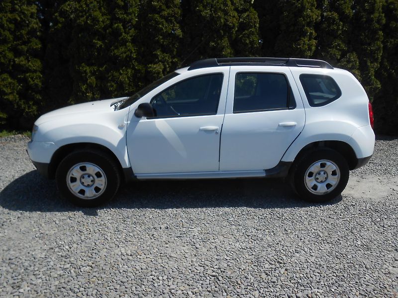 Dacia Duster 1.5DCi, KLIMA, Tažné!! - fotka 30 z 32