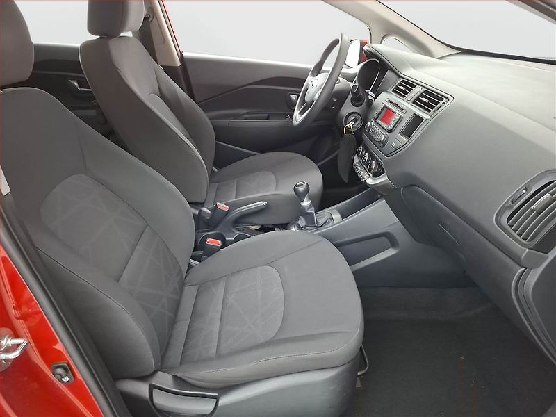 Kia Rio (2014) 1.25 CVVT, ČR,1.maj - fotka 9 z 15