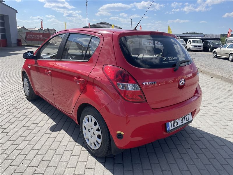 Hyundai i20 1,4 i 73kw Automat, Klima, LPG - fotka 25 z 28
