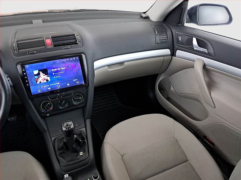 Škoda Octavia (2008) Ambiente 1.6, po STK, Tažné - fotka 8 z 17