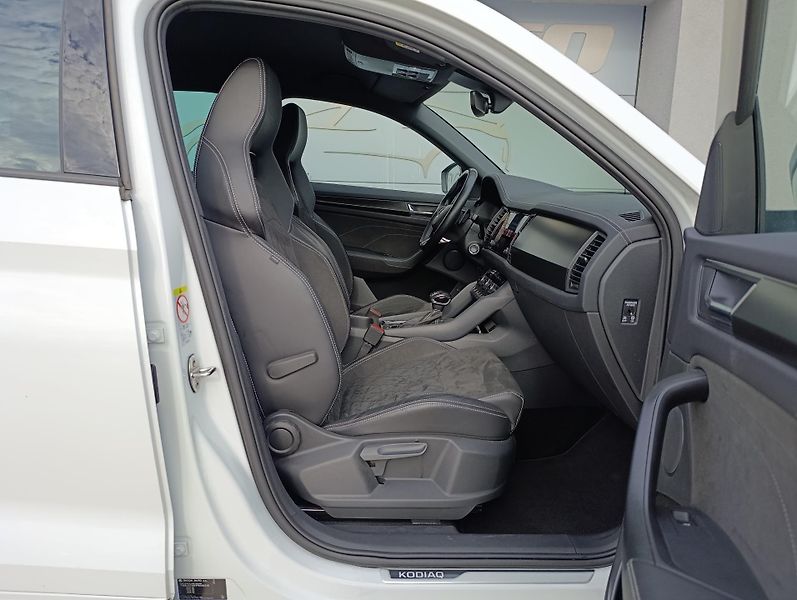 Škoda Kodiaq 2.0TDI 4X4 SPORTLINE 1.MAJ ČR  - fotka 20 z 34