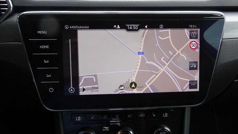 Škoda Superb Kombi 2.0TDi DSG Style plus - fotka 27 z 40