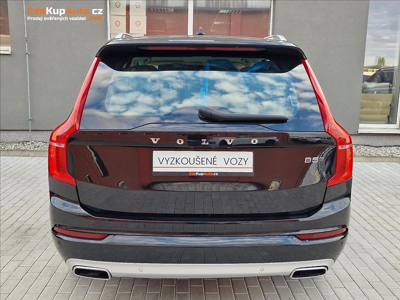 Volvo XC90 B5 AWD Momentum Pro Auto,1Maj - fotka 9 z 50