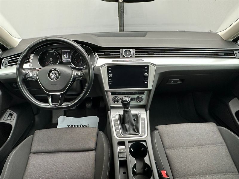 Volkswagen Passat 1,4 TSI 110kW-MANUAL!! - fotka 16 z 37