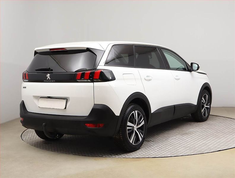 Peugeot 5008 (2020) Active Pack PureTech 130 - fotka 5 z 26