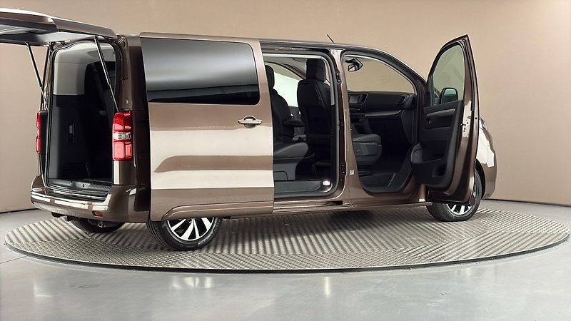 Citroën SpaceTourer 75 kWh AUT Shine - fotka 6 z 29