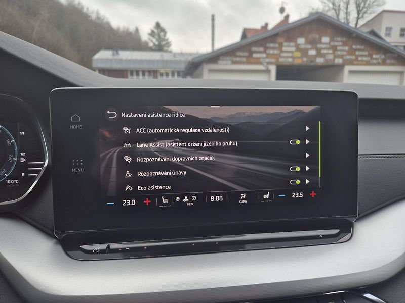 Škoda Octavia ZAMLUVENO ! 2,0TDi 85kw 17ALU - fotka 26 z 46