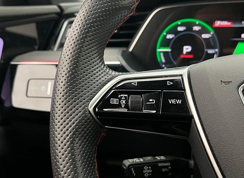 Audi Q8 e-tron 55 Q 360k Pano Matrix 4 zóny   - fotka 16 z 36