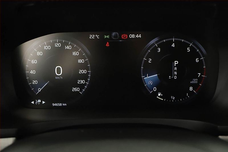 Volvo V90 (2019) T4 - fotka 9 z 20