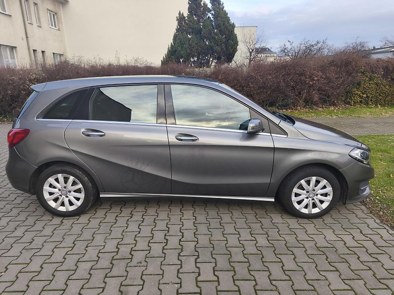 Mercedes-Benz Třídy B (2017) -180d-AUTOMAT - fotka 4 z 21