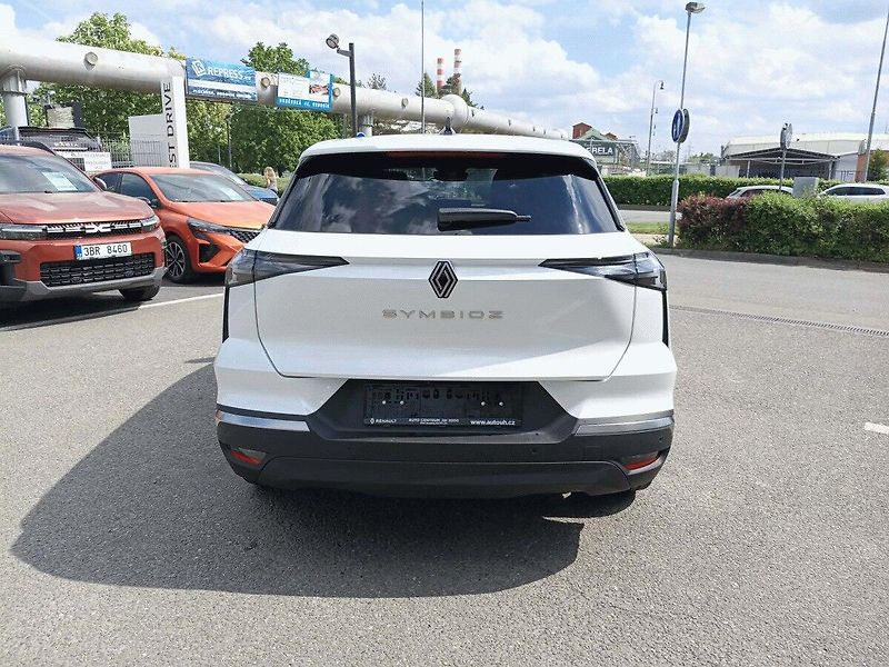 Renault Symbioz (2026) techno mild hybrid 140 EDC - fotka 4 z 21