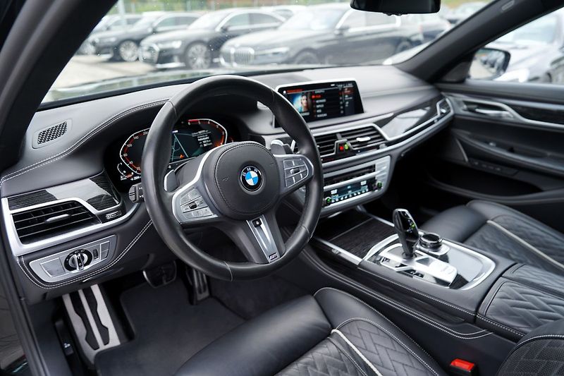 BMW Řada 7 740d xDrive/Laser/M paket/20/Č - fotka 24 z 50