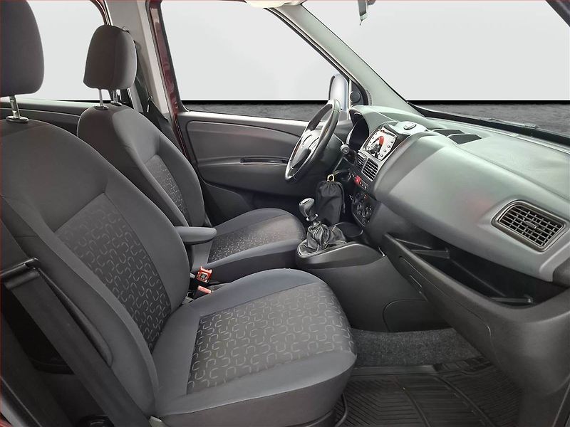 Fiat Dobló (2014) 1.4 T Natural Power, 5Míst - fotka 9 z 16