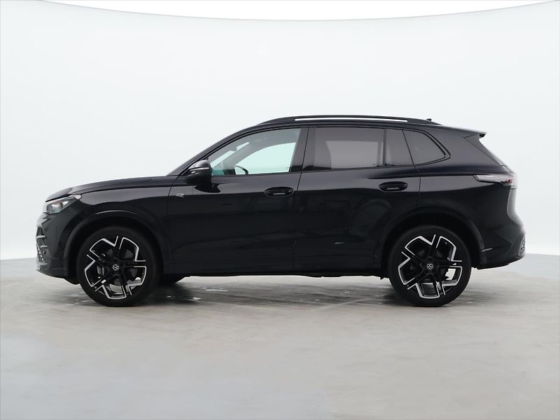 Volkswagen Tiguan 2,0 TDI 4x4 DSG R-Line CZ DPH - fotka 4 z 42