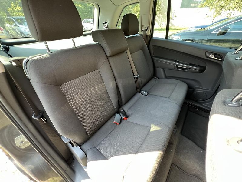 Opel Zafira (2012) - fotka 13 z 21