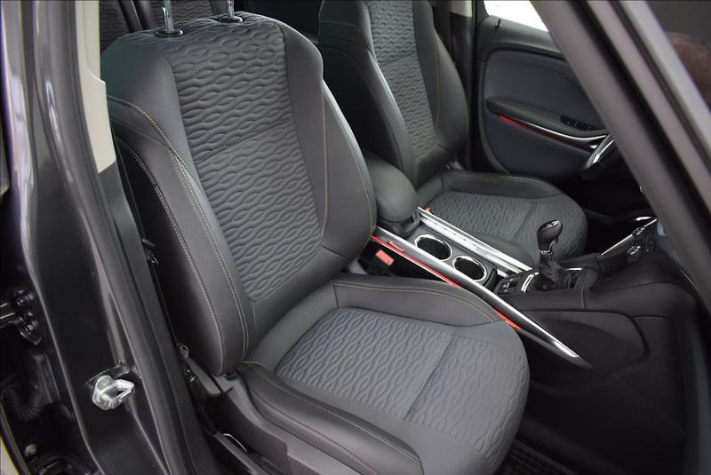Opel Zafira 2,0 CTDi,7-míst,Nav,Innovation - fotka 15 z 27