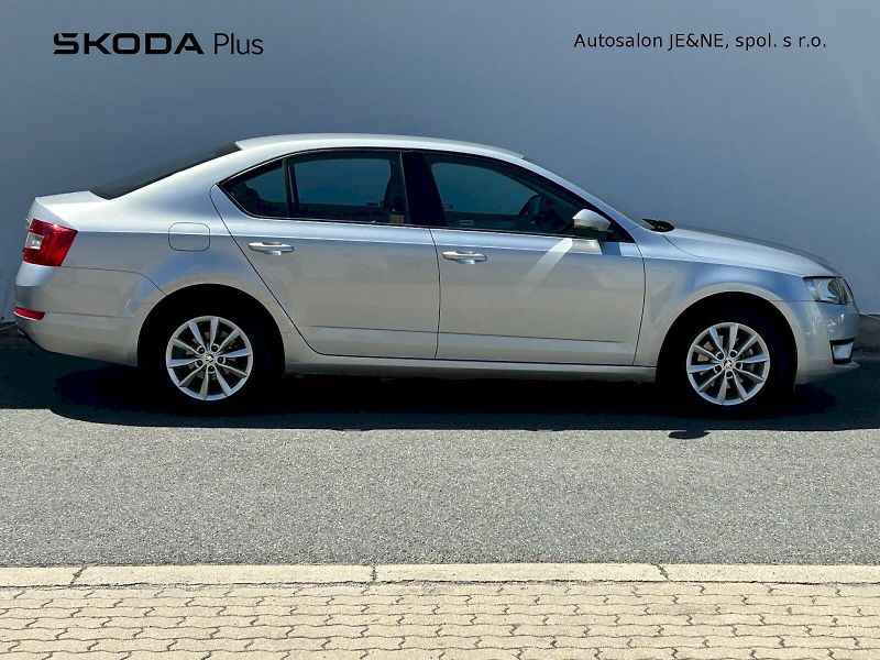 Škoda Octavia (2013) Ambition Plus 1.6 TDI 77 kW - fotka 8 z 24