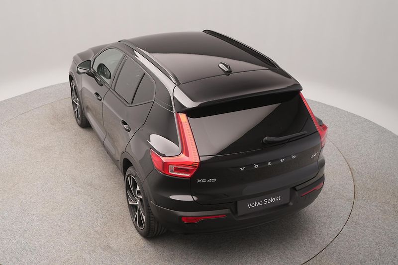 Volvo XC40 B4 AWD INSCRIPTION AUT  - fotka 14 z 51