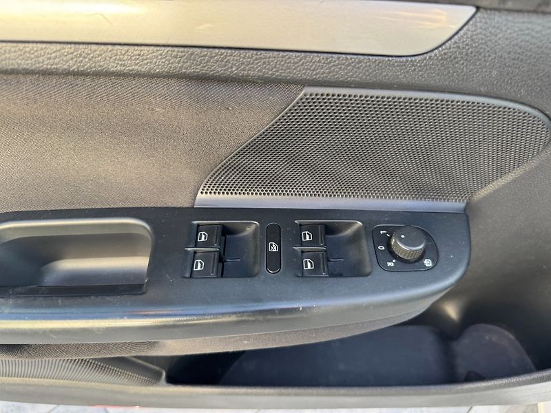 Volkswagen Golf (2013) Comfortline 1.2 TSI 77kW - fotka 27 z 40