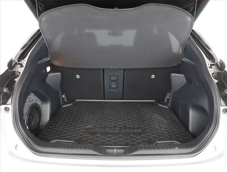 Toyota Yaris Cross (2023) 1.5 VVT-iE E-Four - fotka 20 z 21