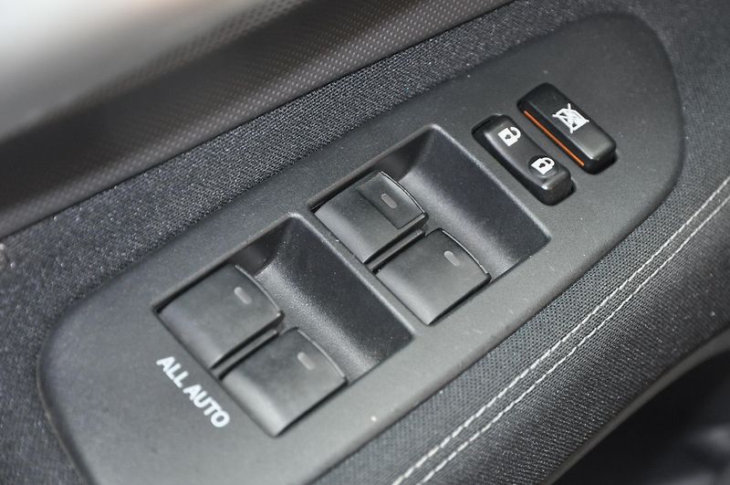 Toyota Auris 1.6 Valvematic 97kW - fotka 12 z 12