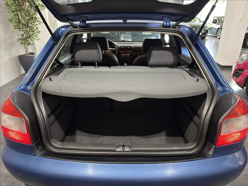 Audi A3 1,6   i BORBET KLIMA ČIDLA STK - fotka 17 z 21