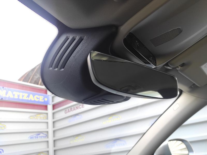 Volvo XC60 2,0 D3 Drive-E, Momentum Pro - fotka 32 z 41
