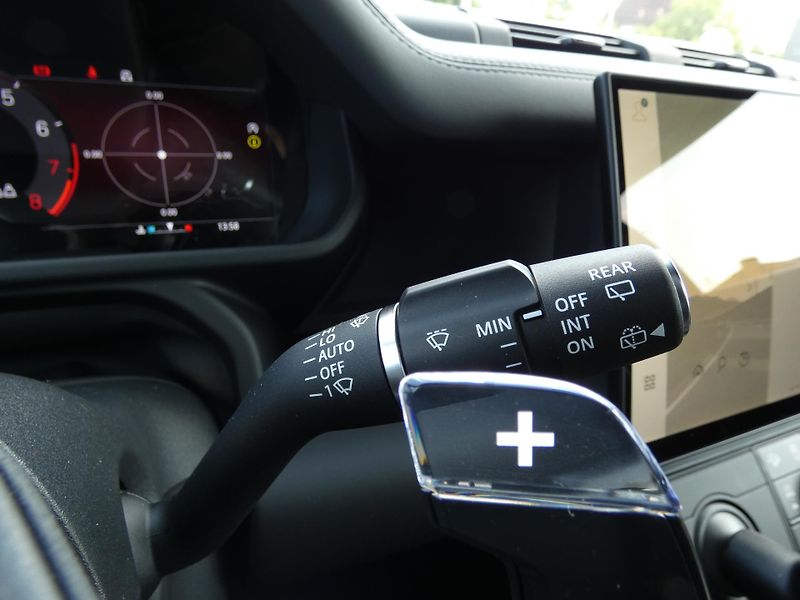 Land Rover Defender 110 4,4 OCTA P635 - fotka 21 z 46